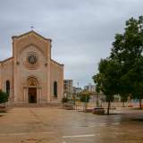 La pi� antica scuola pubblica della citt� � la San Giovanni Bosco, ubicata in Piazza del Redentore, nel quartiere Libert�, di fronte all�omonimo complesso religioso